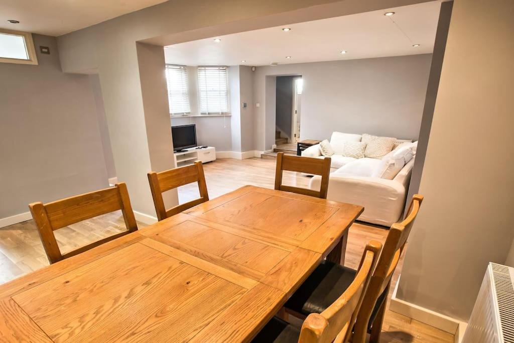 Charming Apartment In Deal Near The Beach & Town Exterior photo